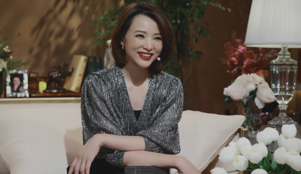 47歲“央視一姐”董卿舊照流出：哪有人能一路躺贏？