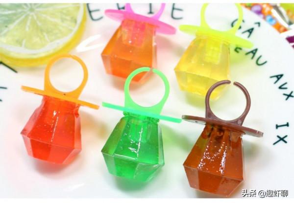 童年回憶！80，90後那些小時候的零食究竟多好吃