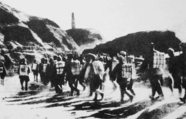 前有大河，後有胡宗南追兵，生死關頭毛澤東卻淡定道：給我一支菸