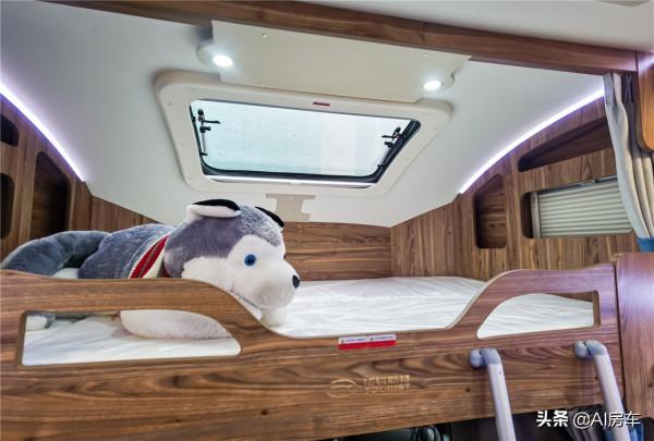 星球命名的旅行車？顏值高，功能強，空間也大，6人食宿很簡單