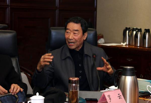 從藝40餘年演了50餘部戲，“做人做事，她都是標杆”