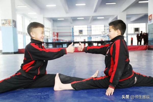 班級武術比賽中沒有讓同學獲勝，被老師批評教育，孩子痛哭流涕