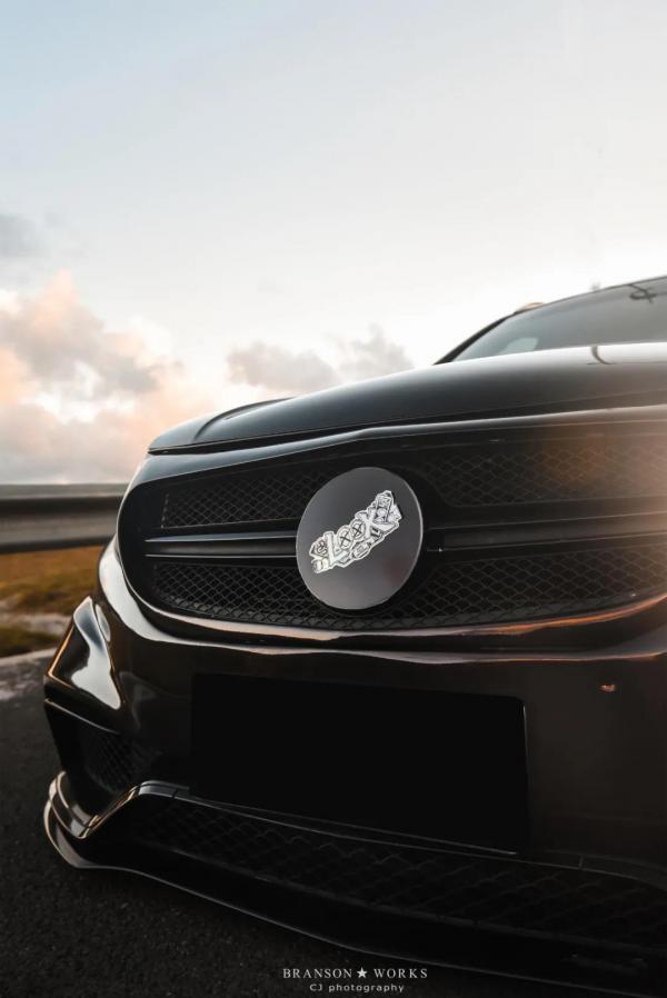 明明長著一張賓士C63的前臉,還說自己是一輛本田? 明明長著一張賓士C63的前臉,還說自己是一輛本田?