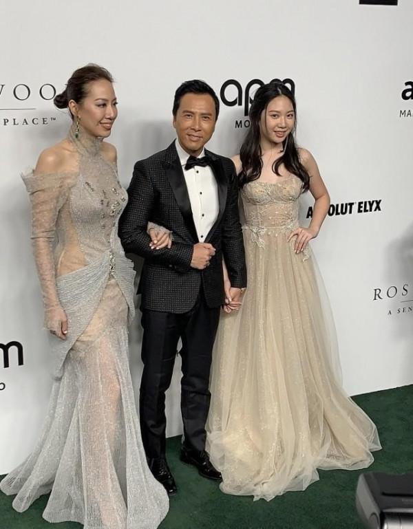 甄子丹夫婦合體真恩愛,雖然個頭有點差別,但汪詩詩反而小鳥依人 甄子丹夫婦合體真恩愛,雖然個頭有點差別,但汪詩詩反而小鳥依人