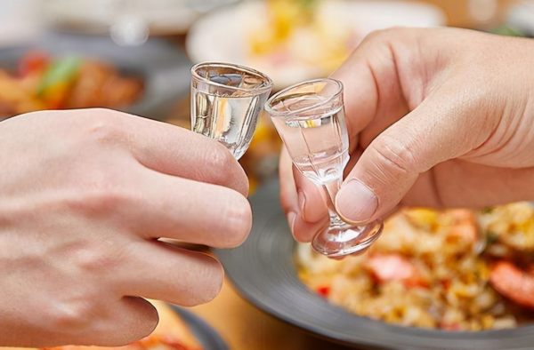 堅持一天喝一杯“白酒”的人,身體會怎麼樣?看完你也許就能明白 堅持一天喝一杯“白酒”的人,身體會怎麼樣?看完你也許就能明白