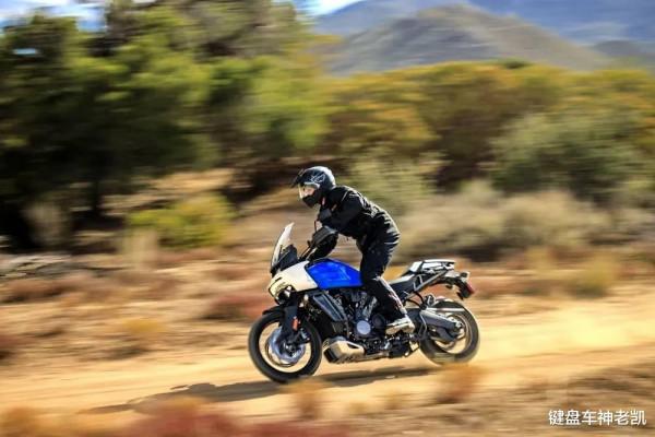 哈雷Pan American“泛美”ADV迎來首次更新，配色時尚、電控升級