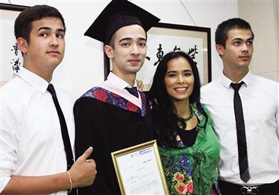 韋唯：離婚受創傷，抗病8年，3個兒子是她的精神支撐