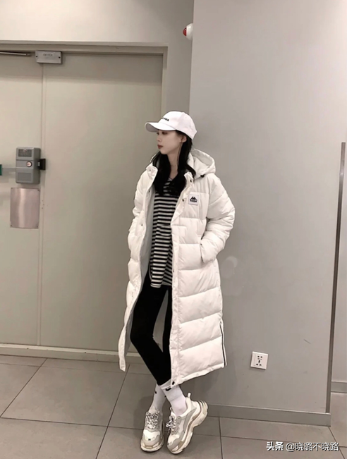 最近火了一種穿法叫：“襪子裹鯊魚褲”，保暖又顯瘦，明星都上頭