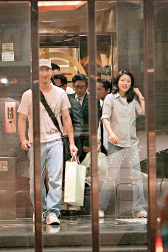 不傍大款，不炒緋聞，痴情的10位女港星，把生活過成了偶像劇