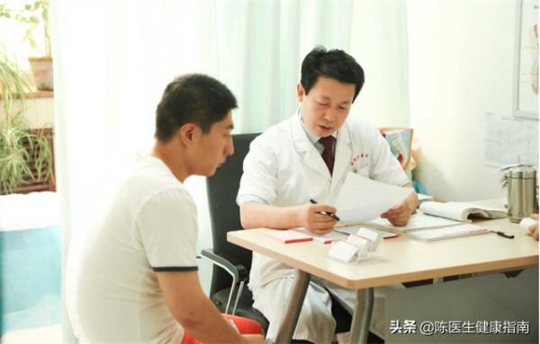 35歲陳先生不抽菸不喝酒,為什麼就患了肺癌呢?看看醫生怎麼說 35歲陳先生不抽菸不喝酒,為什麼就患了肺癌呢?看看醫生怎麼說