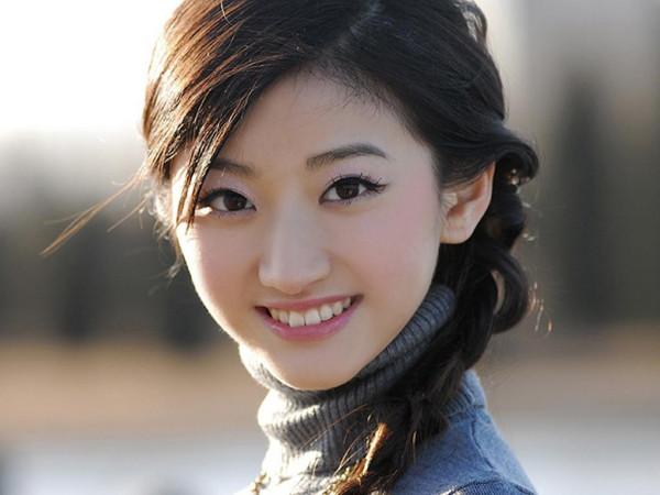 新劇鞠婧禕半永久妝容又遭吐槽,那麼有錢,為何不選擇整形? 新劇鞠婧禕半永久妝容又遭吐槽,那麼有錢,為何不選擇整形?