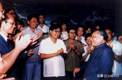 1979年，歷史重大轉折之時，鄧公辭去總參謀長職位，誰來繼承？