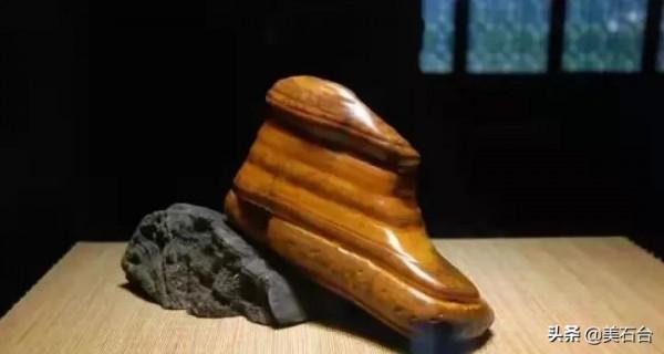 這塊像鞋的石頭開價1500萬，這些石頭鞋子不服