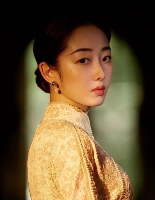 楊冪臉型像芒果,高圓圓法令紋突兀,越美豔越不適合民國造型? 楊冪臉型像芒果,高圓圓法令紋突兀,越美豔越不適合民國造型?