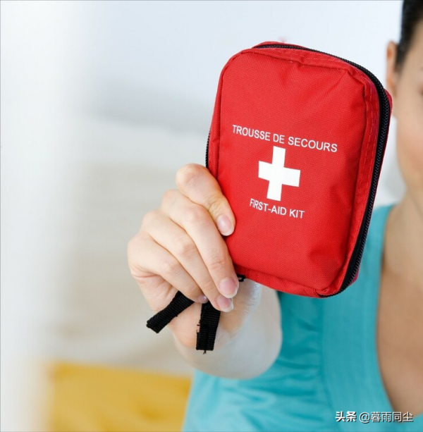 大自然往往不可預測,揹包客與戶外工作者關乎生命的“10大要素” 大自然往往不可預測,揹包客與戶外工作者關乎生命的“10大要素”