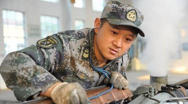 山東兵王趙宗剛，給裝甲車廠家提意見，退役後因技術過硬被返聘