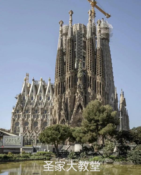 在巴塞羅那聖家大教堂 在巴塞羅那聖家大教堂