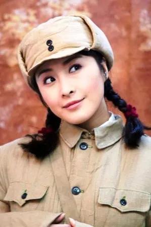 矯揉造作就別演軍旅劇了，這9位女星告訴你，什麼叫軍人那股勁兒