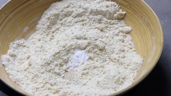 這才是笑口棗的傳統做法,外酥裡嫩,不加一滴水,涼了也酥脆 這才是笑口棗的傳統做法,外酥裡嫩,不加一滴水,涼了也酥脆