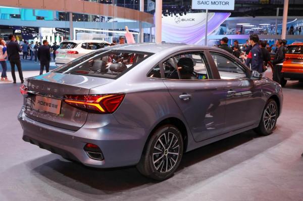 8.29萬元 榮威i5 1.5L自動黑金版上市