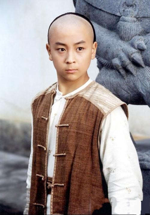 釋小龍為何突然糊了，看他父親乾的那些事，就一點都不奇怪了