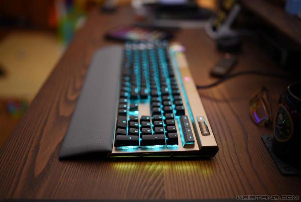 美商海盜船K100璀璨金機械鍵盤賞析 美商海盜船K100璀璨金機械鍵盤賞析