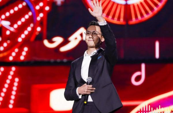 大灣區中秋晚會世紀大同框,網友:六公主專治各種矯情 大灣區中秋晚會世紀大同框,網友:六公主專治各種矯情