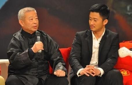 硬漢吳京的蜜糖婚姻：20億身價背後，是妻子謝楠的一句“我養你”