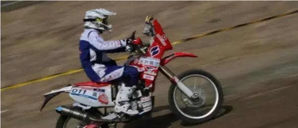 5位“賽車手”明星，林志穎一直活躍賽車圈，韓寒的成就無人能及