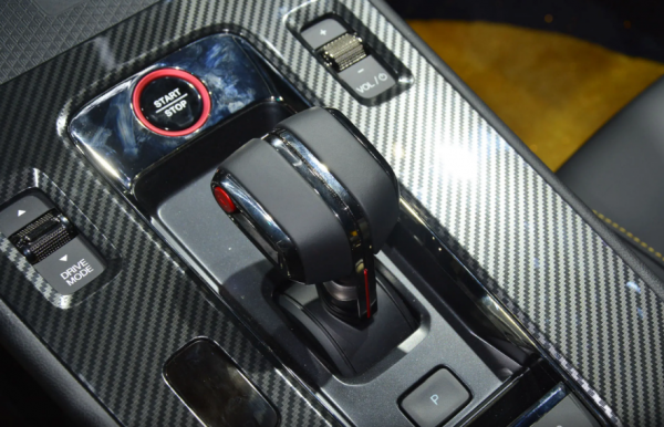 樣子是挺帥，就是不知道實力如何？影豹兼顧運動與家用