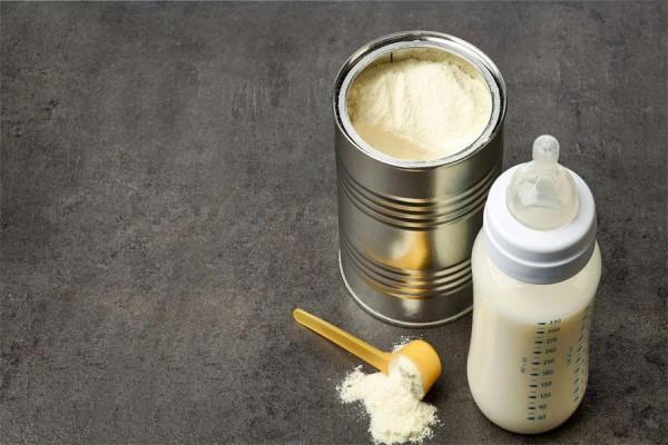 不按比例衝奶粉,看似在省錢,實則可能是在拿孩子的健康開玩笑 不按比例衝奶粉,看似在省錢,實則可能是在拿孩子的健康開玩笑