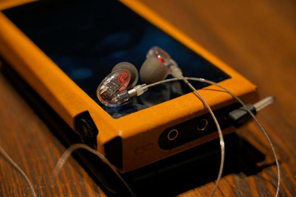 威世頓PRO X10評測：千元單動鐵耳機內卷，成本最高線材加持