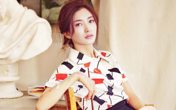 “清冷女神”江疏影的人生故事，和她背後的7個男人