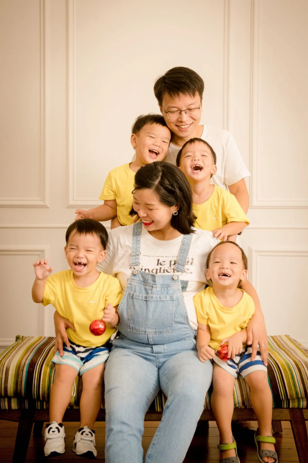 快樂又崩潰！我在新加坡7年，連生了5個兒子......