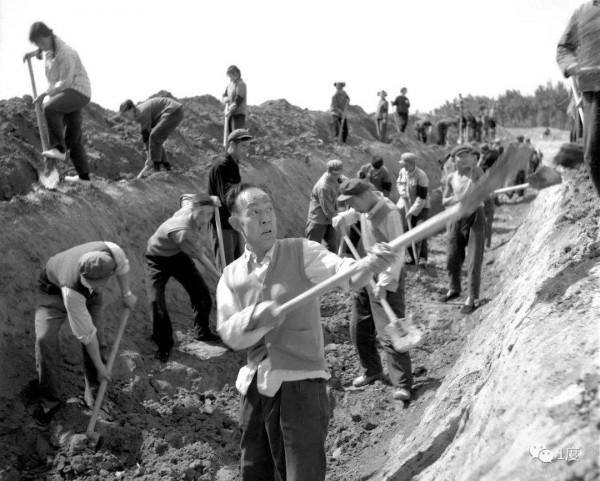 毛主席要求：無產階級的革命接班人要在大風大浪中成長