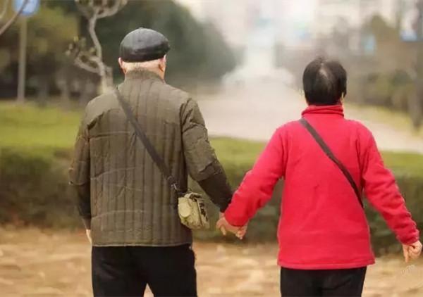 夫妻兩人每月養老金共6300元,還有一套房和23萬存款,夠養老嗎? 夫妻兩人每月養老金共6300元,還有一套房和23萬存款,夠養老嗎?