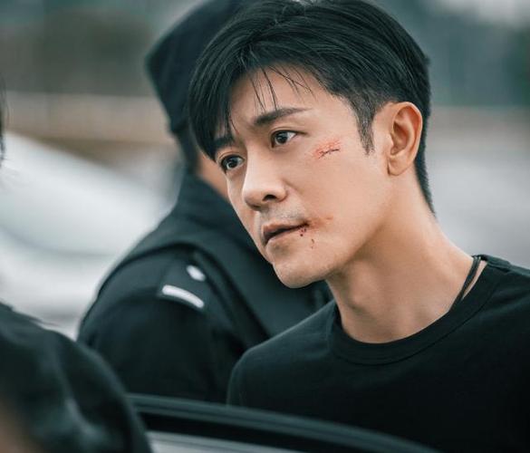 越老越有魅力的男明星，我只服這4位！連皺紋都充滿著男人味