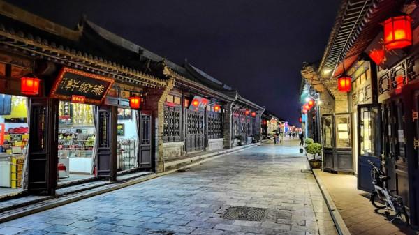 這座古城是中國儲存最好的古縣,現為世界遺產,夜景十分迷人 這座古城是中國儲存最好的古縣,現為世界遺產,夜景十分迷人
