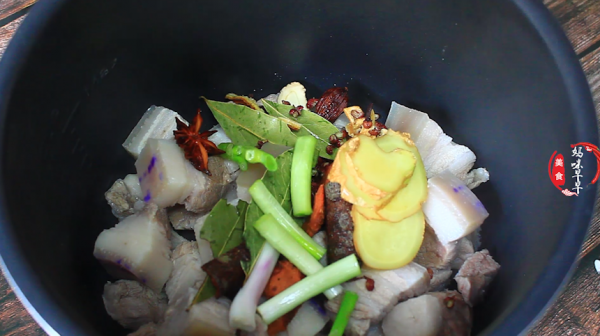 陝西肉夾饃為啥好吃？原來做法有講究，滷肉和烙餅都教給你，真香