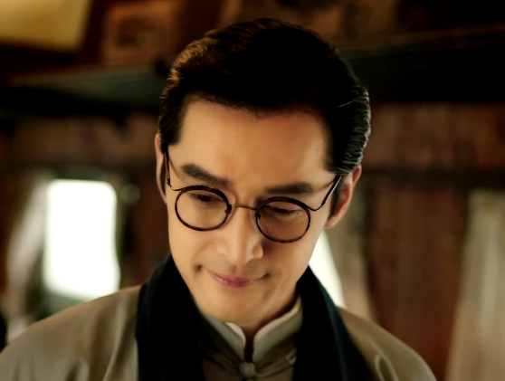 把唐國強和張國立安排在一起，導演用心了，殷秀梅把晚會推向高潮