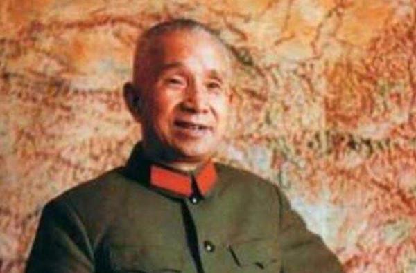 他是開國大將，還是首任海軍司令，兒媳優秀，是歌唱家，人人皆知