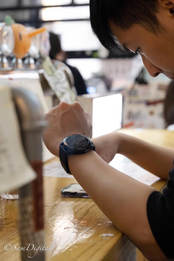 腕上也有了專屬健康管家：華碩健康手錶2開箱測評