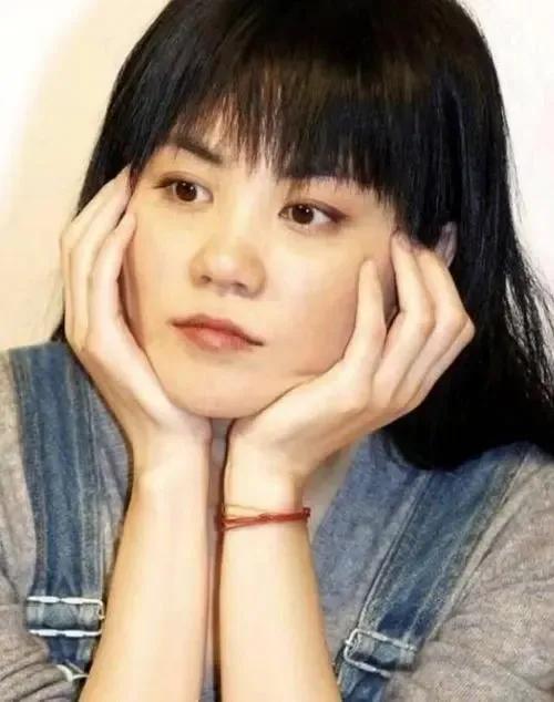 王菲VS張柏芝圖集：謝霆鋒上輩子拯救了銀河系啊