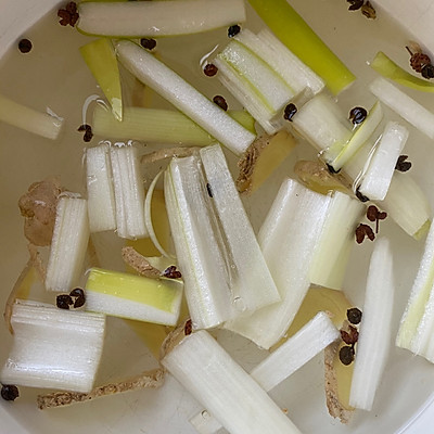 這樣做牛肉芹菜餃子,比飯店裡的還好吃 這樣做牛肉芹菜餃子,比飯店裡的還好吃