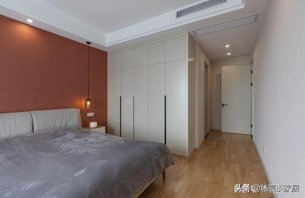 “雙眼皮”吊頂，開放式廚房，她家現代時尚，暖暖的北歐風超治癒