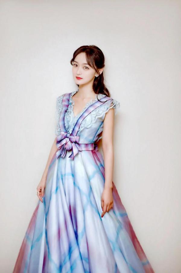 中國內地女演員何泓姍