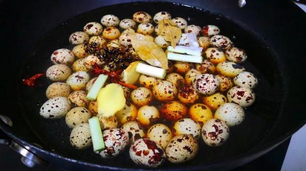 滷鵪鶉蛋家常做法，滷香濃郁，輕鬆剝皮還特別入味，學會不用買了