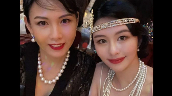 邱淑貞漂亮女兒最美星二代 沈月甜稱「媽媽是榜樣」