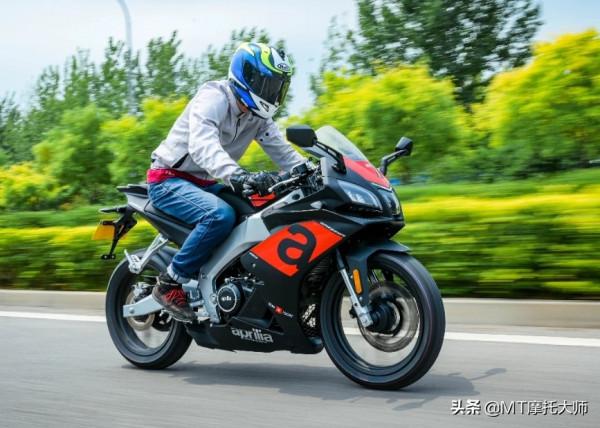 售價2.68萬，解讀阿普利亞GPR250R：純正賽道風格，動力強勁
