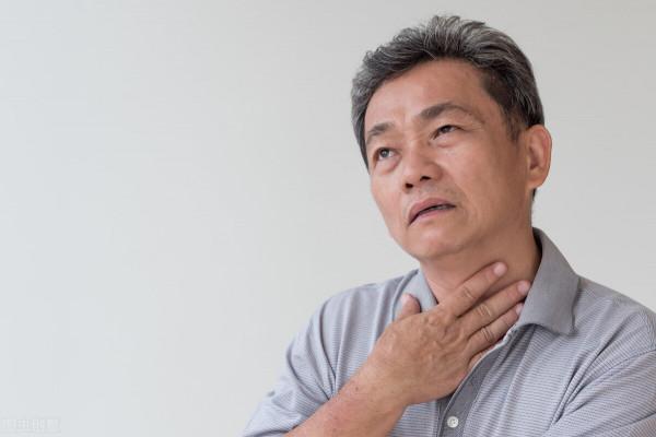 50歲大叔因為一頓飯,咳嗽胸痛了兩年,醫生坦言:他犯的錯很常見 50歲大叔因為一頓飯,咳嗽胸痛了兩年,醫生坦言:他犯的錯很常見